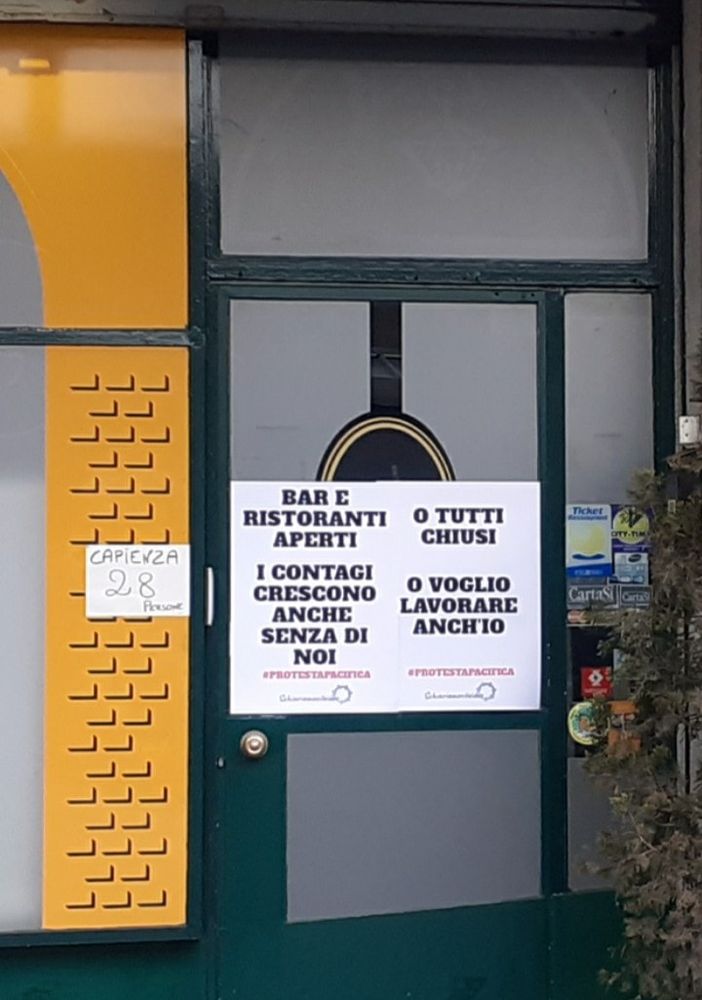 Da Busto alla Valle Olona, la “protesta pacifica” di baristi e ristoratori. #ioapro non è la soluzione «ma qui bisogna fare qualcosa e subito»