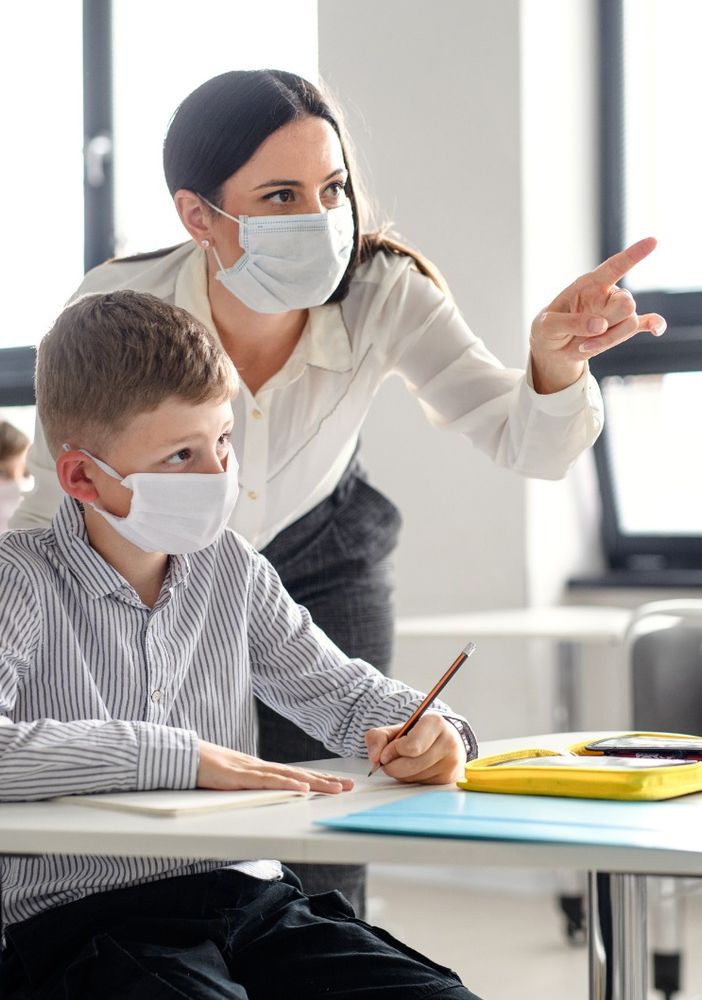 Covid a scuola e quarantene, da domani le nuove regole. Asili, primarie e secondarie: ecco quando si resta a casa