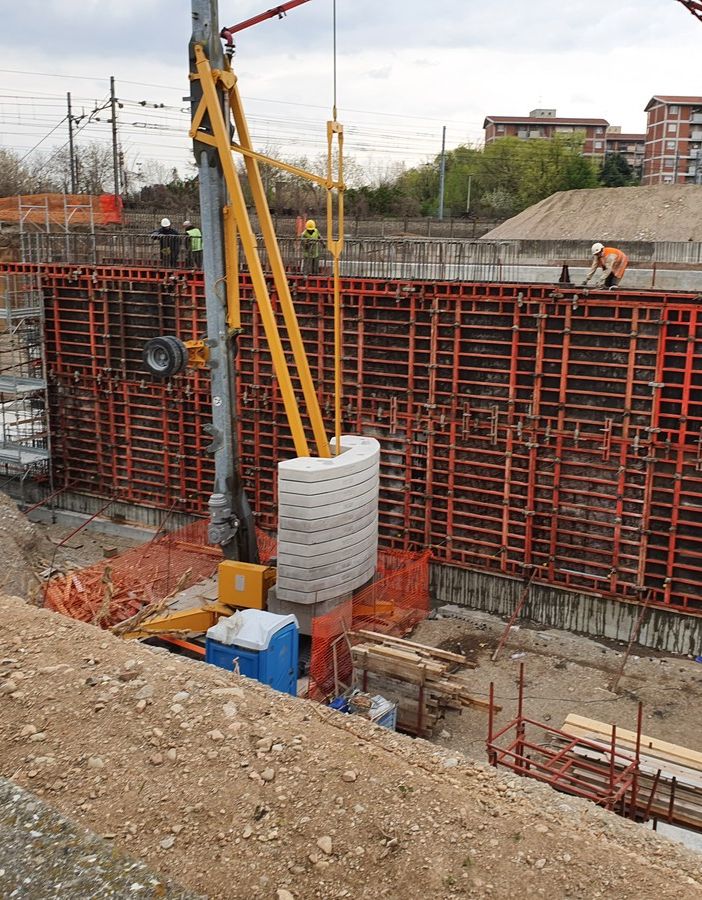 Busto, sopralluogo al cantiere del sottopasso di Sant’Anna. A giugno la “spinta del monolite”