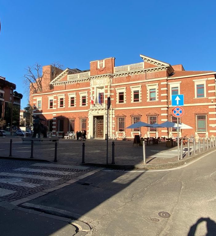 Citofonate misteriose nel cuore della notte: quarantenne di Lozza a processo per stalking