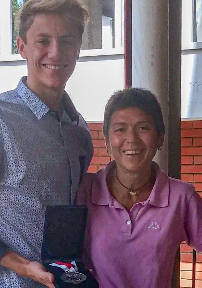 Un giovanissimo Nicolò Martinenghi, nel 2016, con Sara Ciapparella