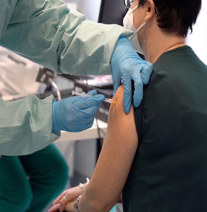 Vaccinazioni anti-Covid: oltre 17mila quarte dosi somministrate, 80mila prenotazioni