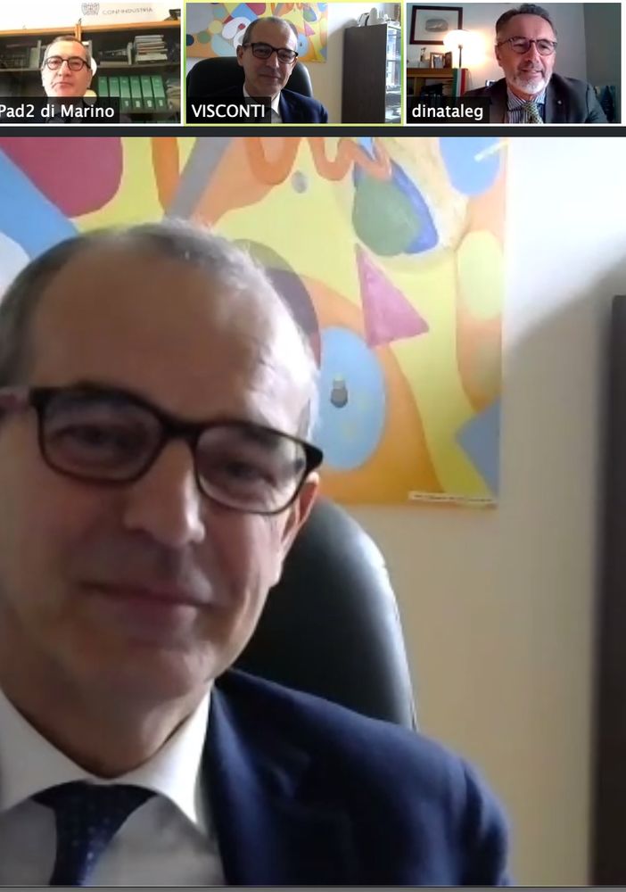 In primo piano, il rettore della Liuc Federico Visconti che parteciperà all'incontro con i genitori degli studenti