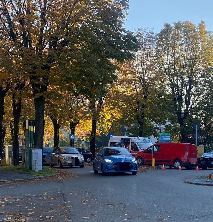 Busto, incidente alla rotonda dei Tre ponti