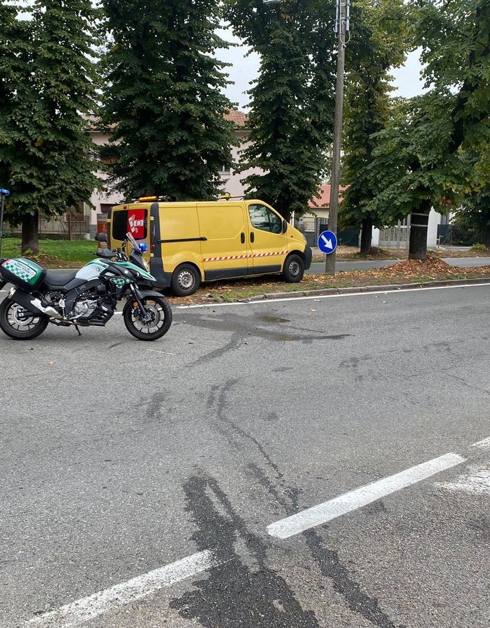 Busto, incidente in viale Boccaccio. Illesa una bimba di due anni