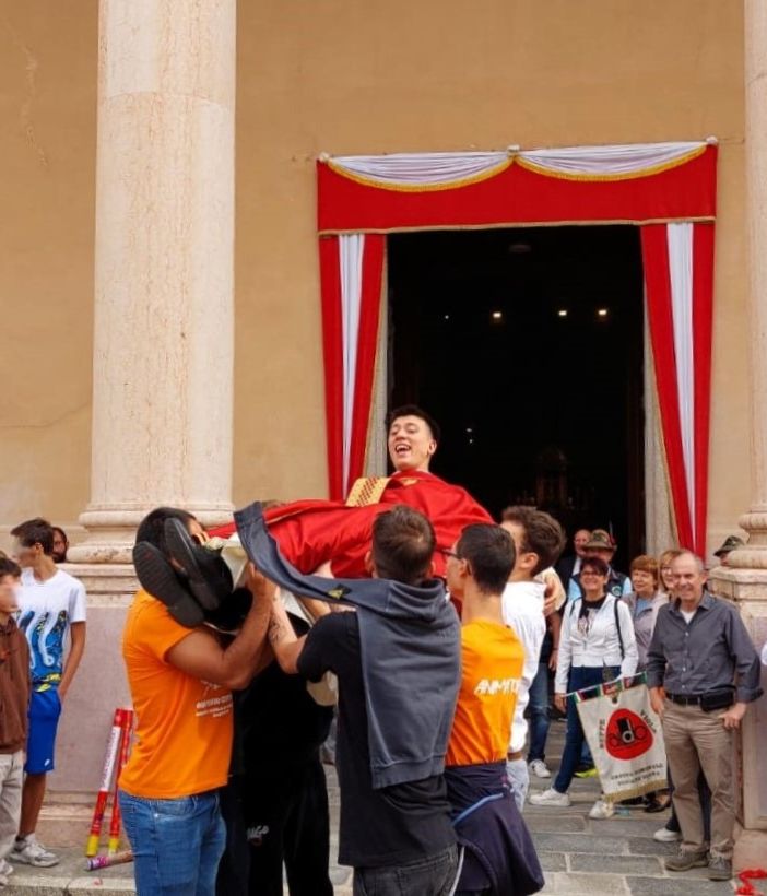 FOTO E VIDEO. Olgiate Olona dà il benvenuto a don Edoardo Mauri: «Vogliamo augurarti un buon cammino in mezzo a noi»