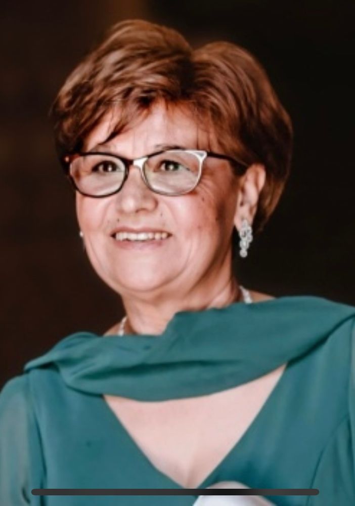 L'abbraccio dei tifosi a Pino per la scomparsa della moglie Anna Irene