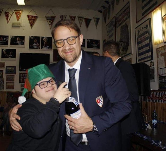 Voglia di abbracci: foto speciali, cominciando dall'abbraccio del mister con Daniele De Grandis due anni fa