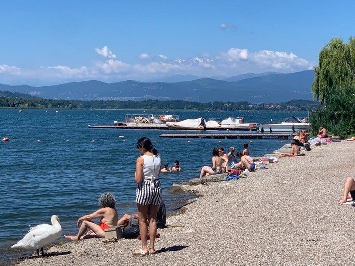 L’assessore Cattaneo: «Nel 2023 possibile estendere la balneabilità del lago di Varese»