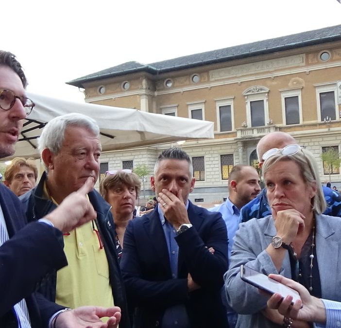 «Giovedì sera in centro invivibili con il disagio giovanile. Dateci più agenti o maggiore autonomia ai Comuni»