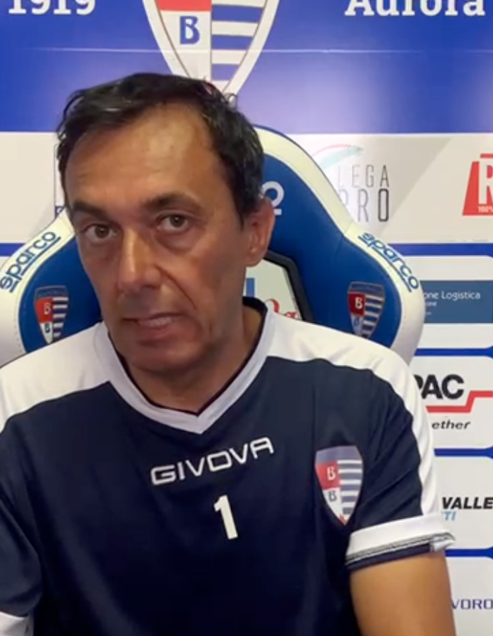 L'allenatore tigrotto Luca Prina in sala stampa