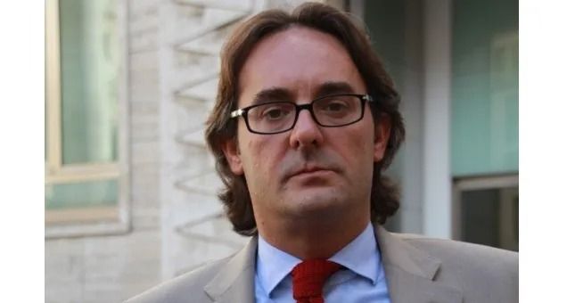 Busto, i libri… non danno la felicità