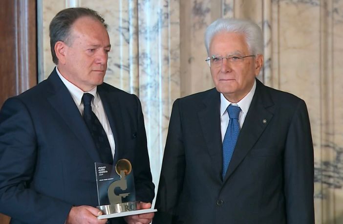 Il ricercatore bustocco Mario Paolo Colombo premiato al Quirinale dal presidente Mattarella