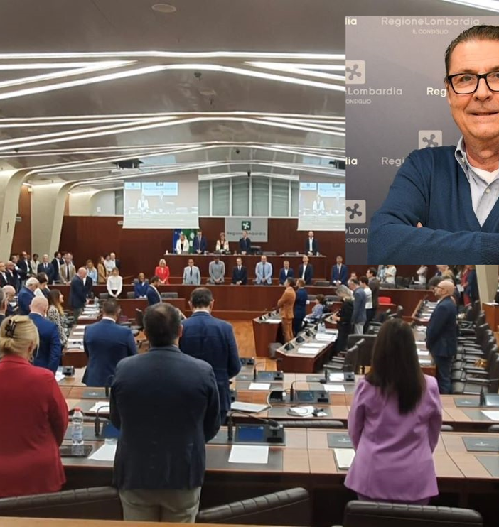 L'aula ricorda Martignoni. Sotto, i figli con Fontana e Romani