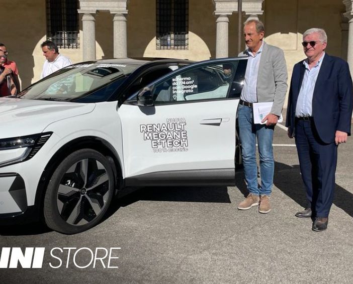 Renault Mégane E-TECH presentata al lancio di Busto Estate