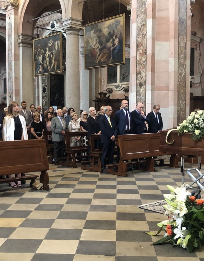 VIDEO e FOTO. L'ultimo saluto a Giuseppe Merlini, il “dottore” che ha sempre amato il lavoro, l’educazione dei giovani e la bellezza