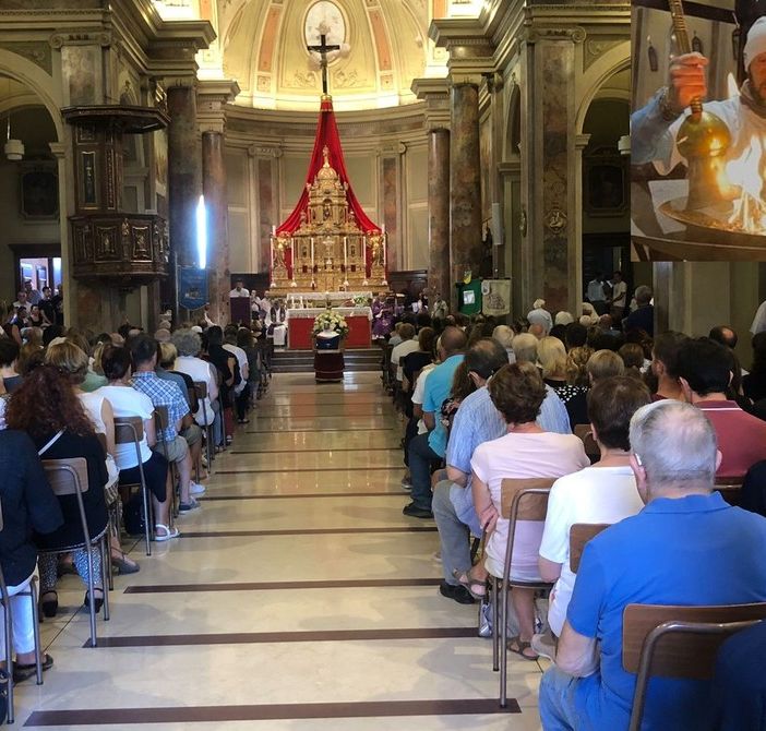 VIDEO. Samarate si ferma per salutare Alessandro Mescia: «Ha dimostrato che la santità è una dimensione popolare»