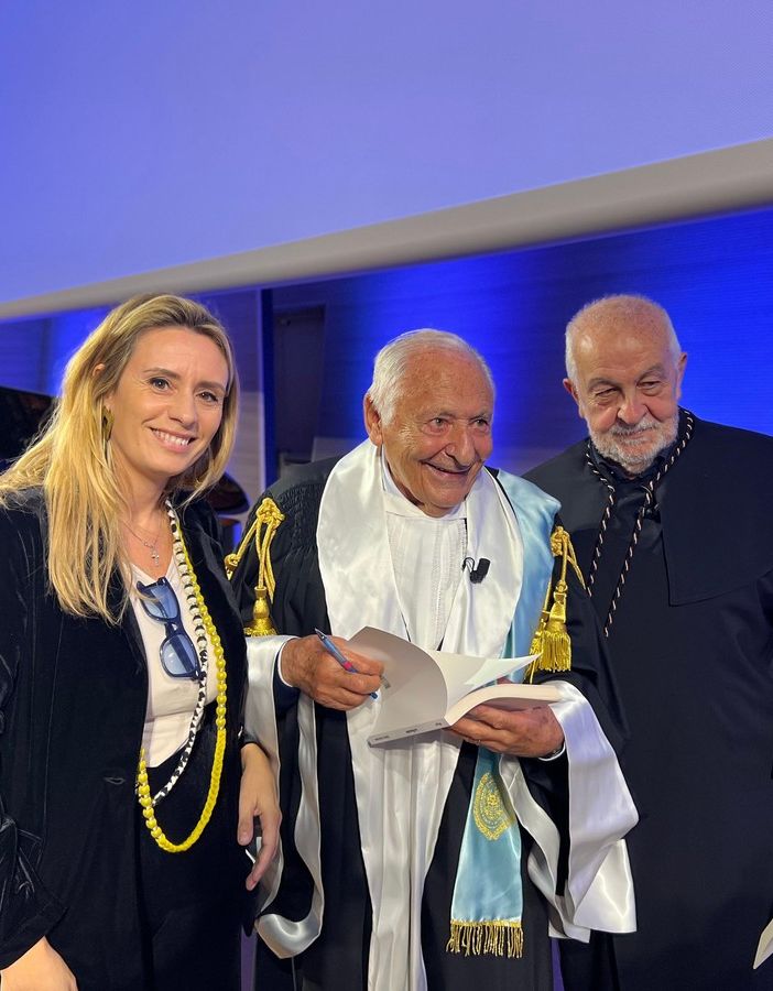 Università Iulm conferisce master ad honorem a Mogol. Assessore Caruso: «Ambasciatore della canzone italiana nel mondo»