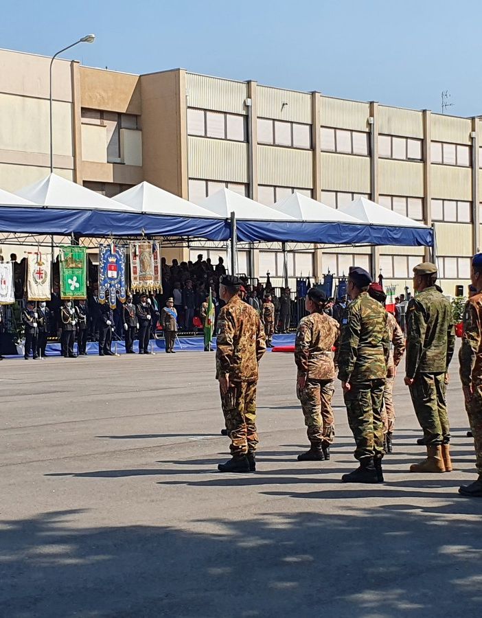 Cambio al vertice della caserma Nato. Il generale Miglietta lascia la “Ugo Mara”