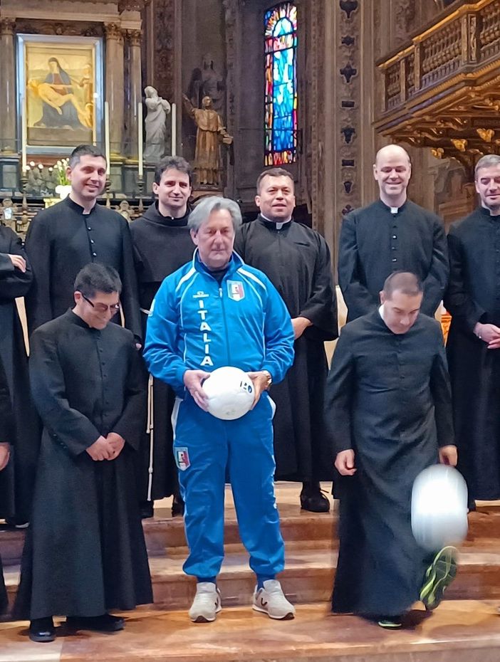La Nazionale calcio sacerdoti fa ritiro fisico e spirituale nell'Alto Milanese
