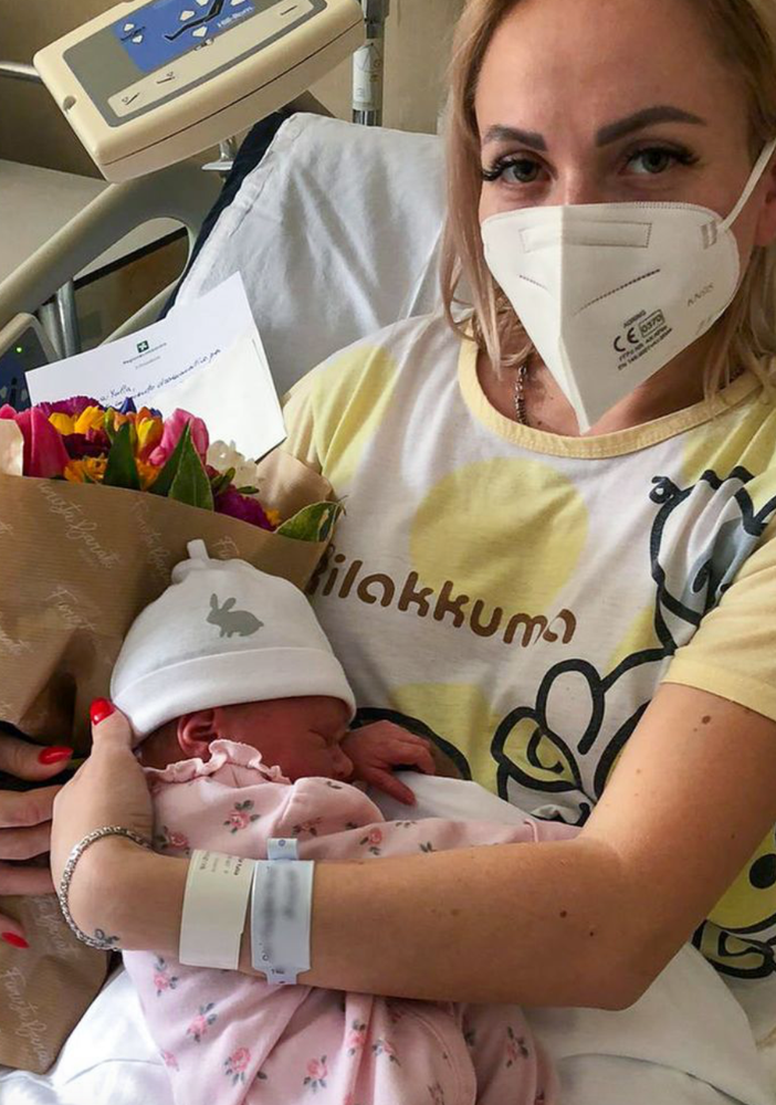 Buona vita a te, piccola Nikole, e alla tua mamma coraggiosa: è riuscita a farti nascere lontano dalle bombe in Ucraina