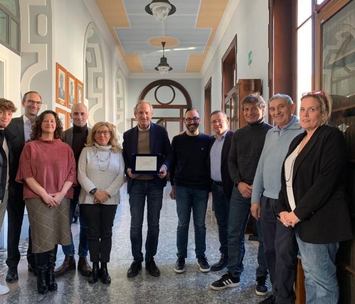 Orologio antico donato al comune di Busto Arsizio