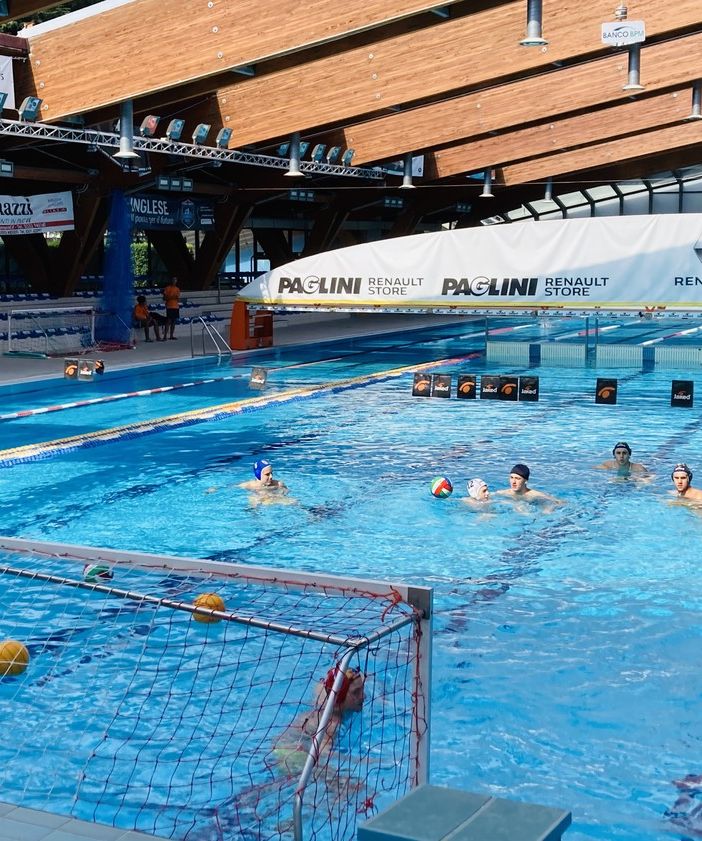 Busto Pallanuoto perde la prima in casa 11-12 ma: «È una sberla che, alla lunga, ci può far bene»