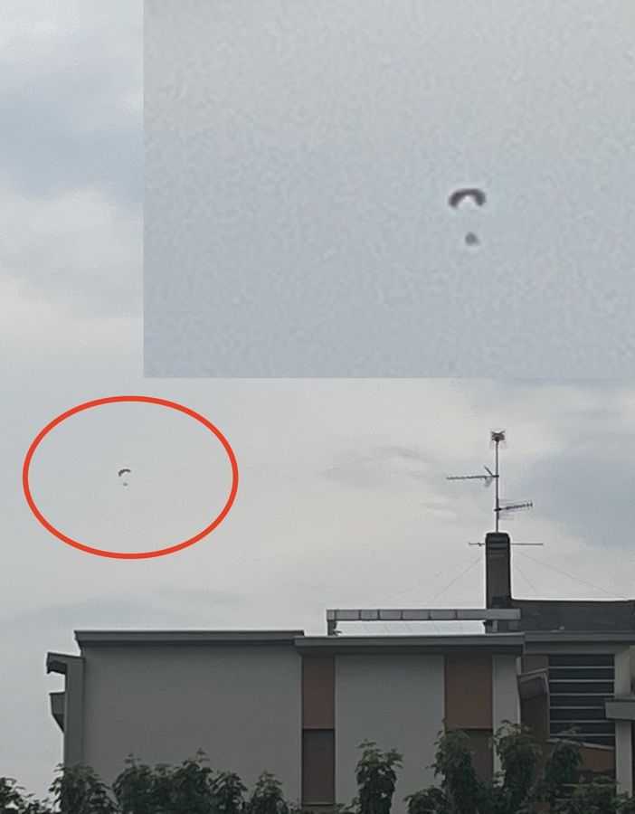 Il mezzo nel cielo di Busto (con il cerchio rosso e ingrandito)