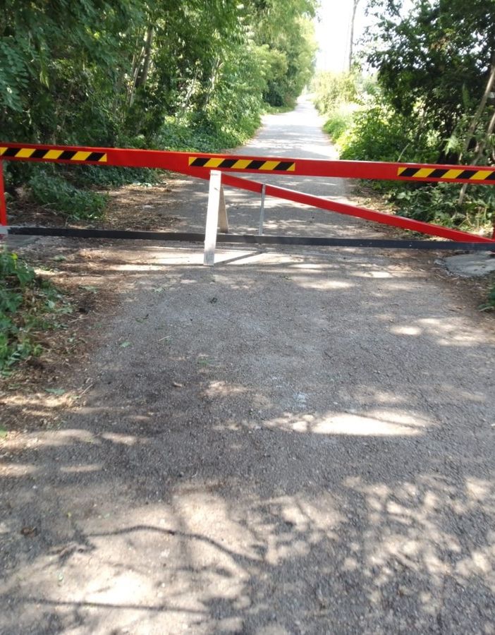 La sbarra anti incivili - dalla pagina Facebook del Parco