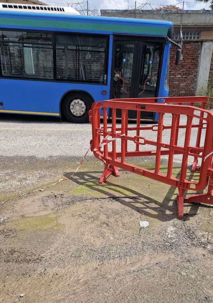 Stop alla perdita in via Samarate: foto e video del Comune