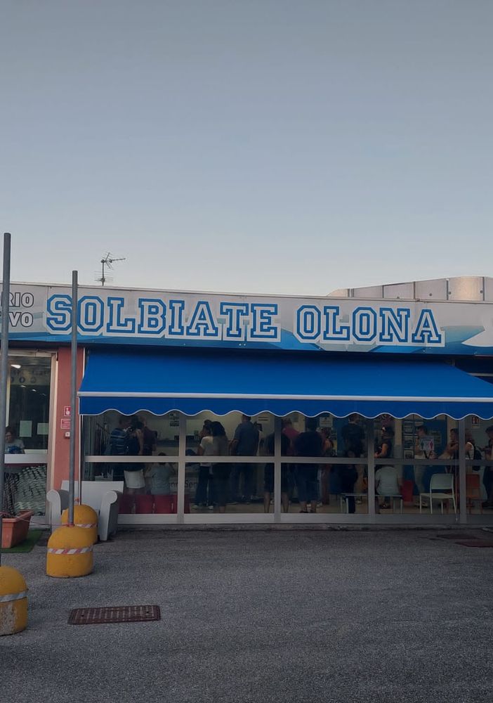 Disagi per le iscrizioni alla piscina di Solbiate, «ma la situazione sta rientrando»