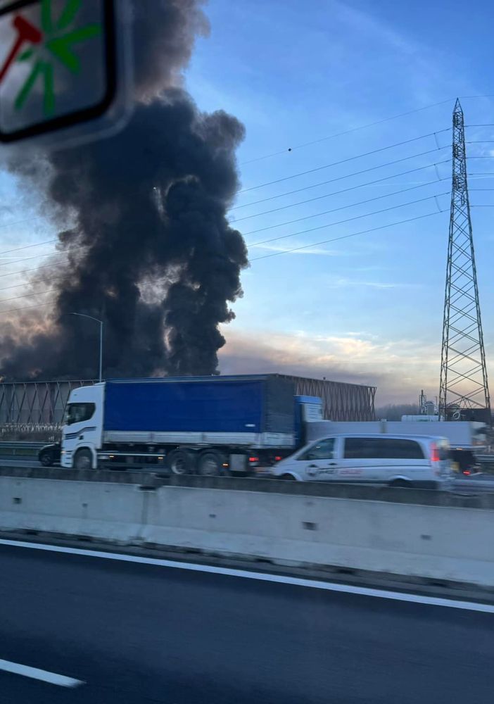 Foto in autostrada per cortesia di Dado Pagani. Sotto le immagini diffuse dal Comune