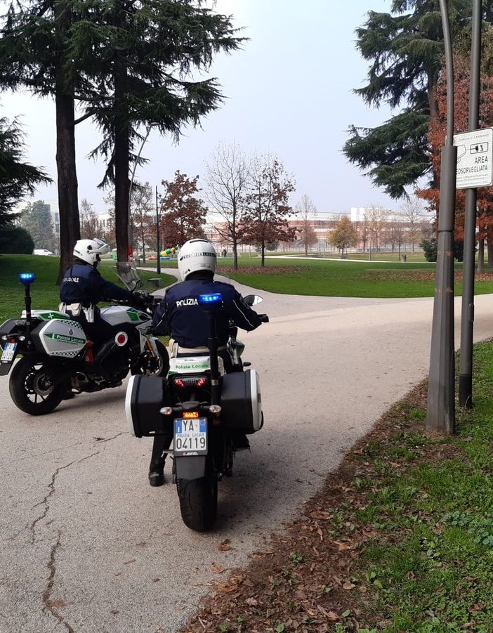 È intervenuta la polizia locale di Legnano