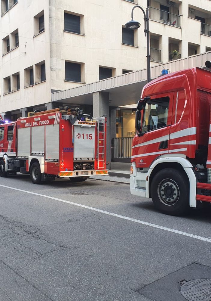 Busto tre “botti” in pieno centro. Ma è solo un guasto a una cabina elettrica
