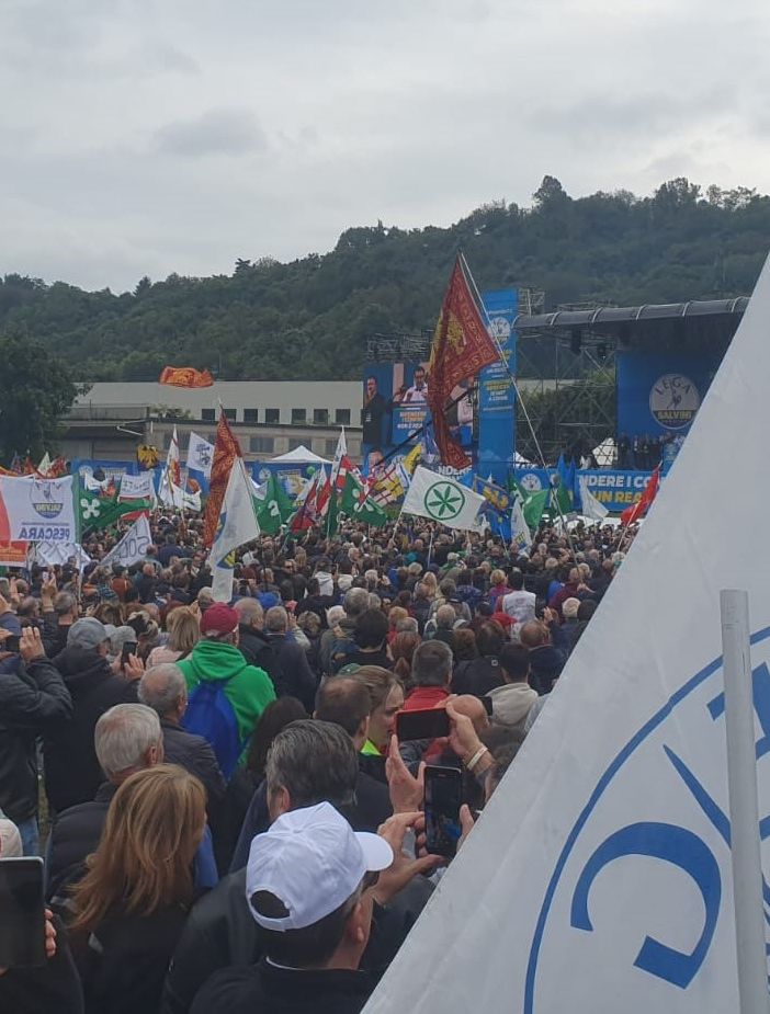 VIDEO. La Pontida dell’autonomia, Salvini: «Indietro non si torna». Due pullman dal Varesotto: «Uno dei raduni migliori»