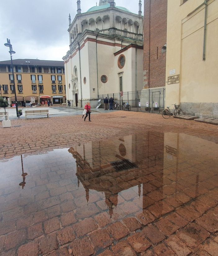 FOTO. La “piscina” di piazza Santa Maria a Busto