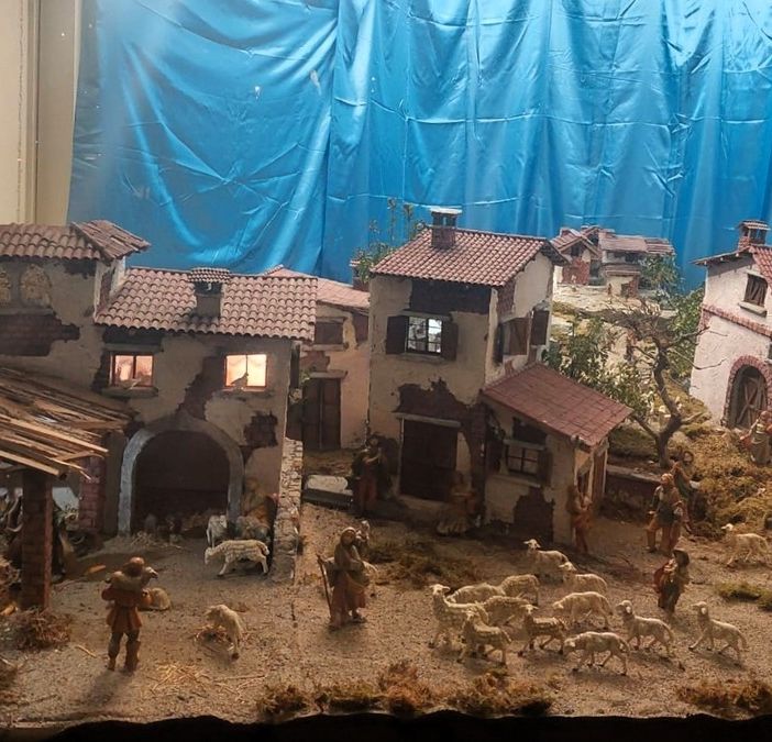 Nel cuore di Olgiate c’è un presepe molto speciale. Nel ricordo di don Pino