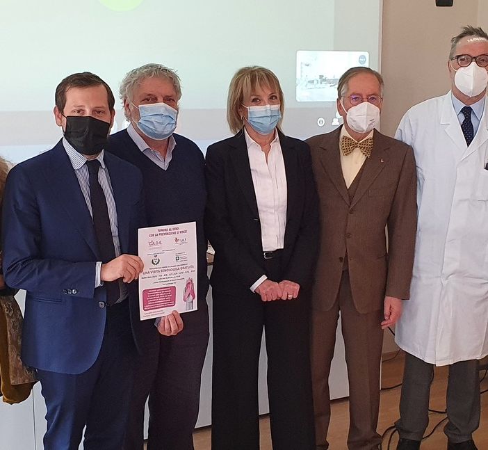 La prevenzione si fa insieme. Con un anno di visite senologiche gratuite