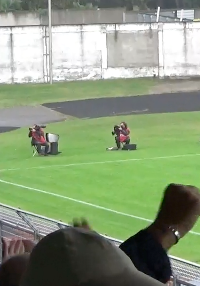 Tifosi esultano: screenshot dopo il gol di Pierozzi