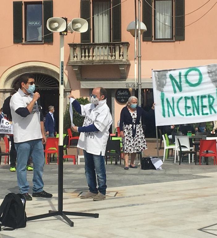 Busto in piazza: «Basta inceneritore, il nostro territorio va risanato»