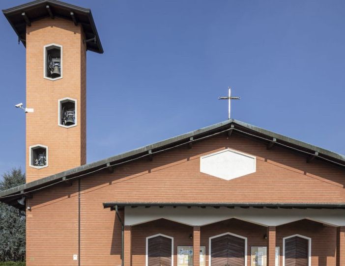 I primi 50 anni del Redentore: lavori in chiesa per festeggiarli. Con l'aiuto di tutti i parrocchiani