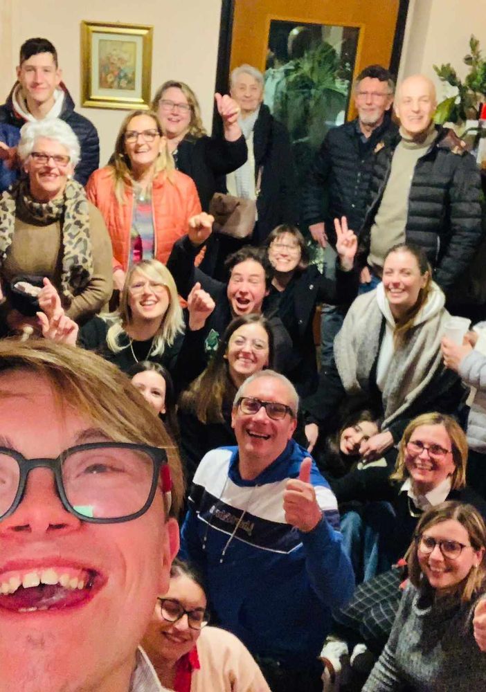 FOTO E VIDEO. Riccardo, l'accoglienza per un campione che ci ricorda qualcosa di importante e quella definizione di amicizia che batte tutto