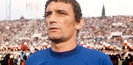Addio mito: il mondo del calcio piange Gigi Riva