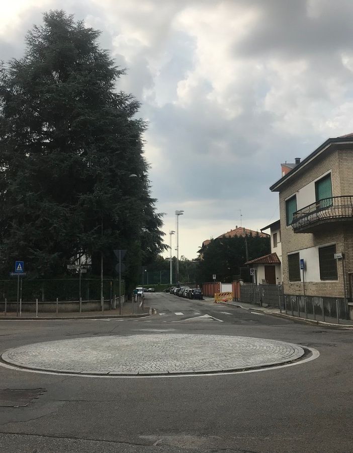 Rotatoria via Milano a Legnano