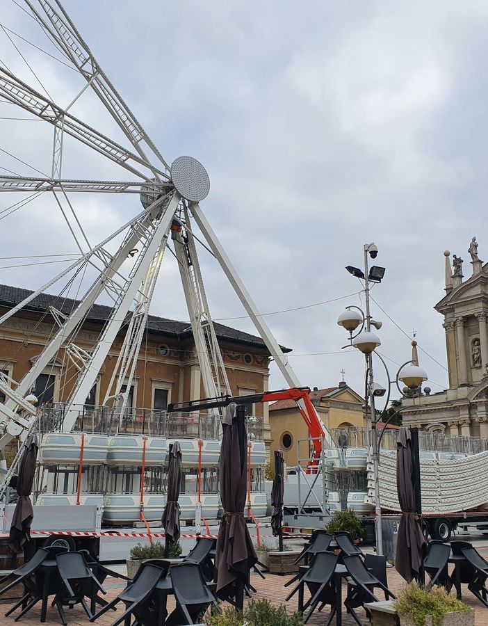 Busto, si smonta la ruota panoramica
