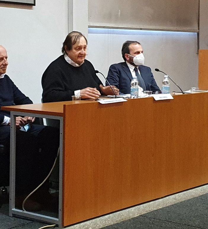 Sallusti a Busto parla di giustizia e politica. «Il vecchio centrodestra non c’è più e non può tornare»