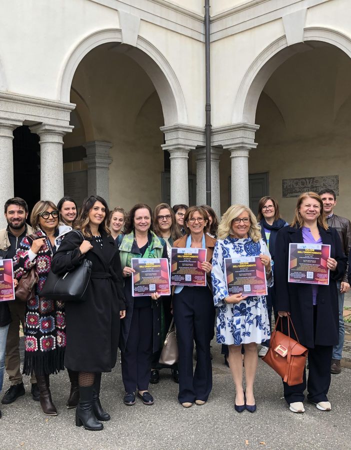 Stand, tavola rotonda, laboratori, sportelli di ascolto per orientare gli alunni delle scuole medie