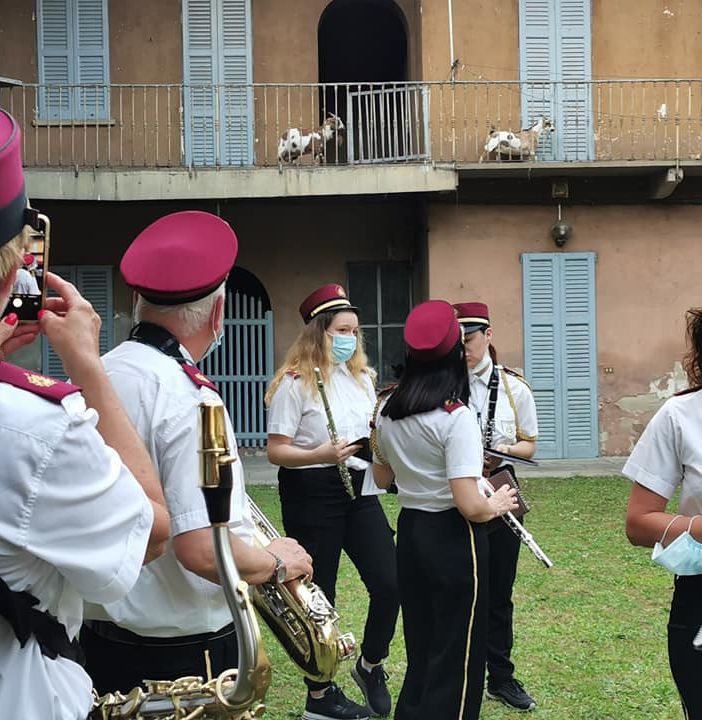 Le caprette del sindaco Puricelli accolgono la Filarmonica