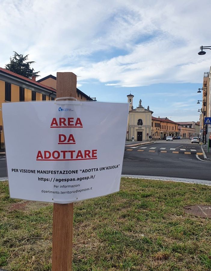 «Cari bustesi, vi va di adottare la nuova rotonda?»