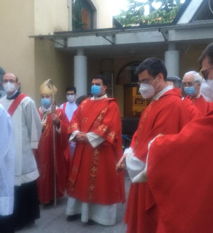 Busto, l'arcivescovo a San Giuseppe: «Che emozione usare il calice di don Isidoro»